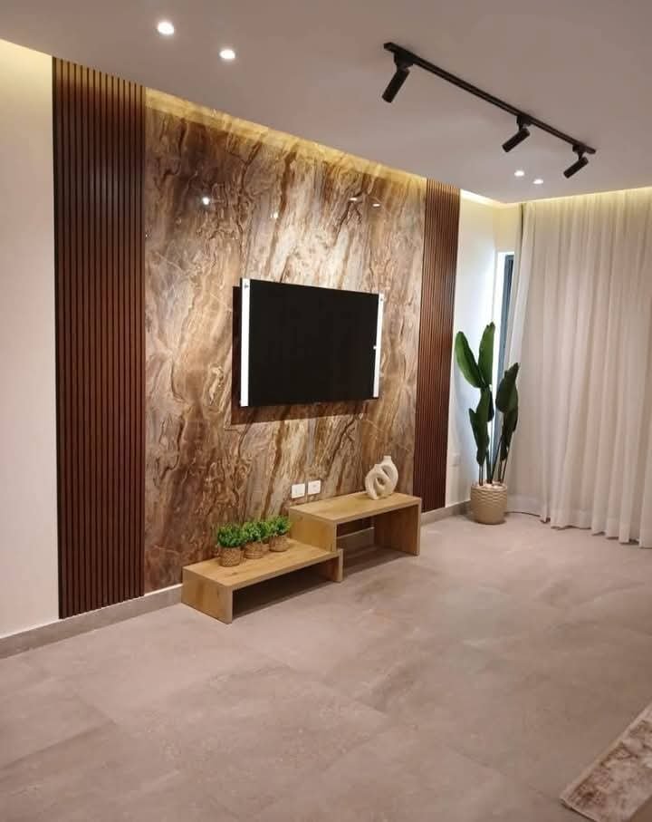 تنفيذ ديكور خلفيات شاشات في السعودية والرياض بتصاميم عصرية وخامات فاخرة مثل بديل الرخام والجبس بورد – أبو سلطان للديكورات.